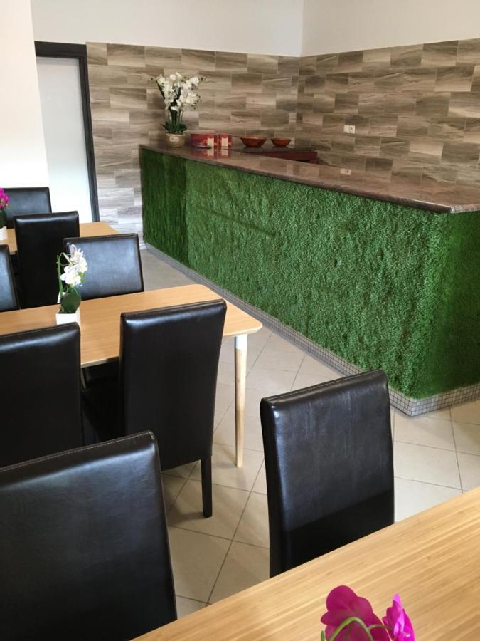 Balatoni Retro Villa بالاتونفينيفيس المظهر الخارجي الصورة